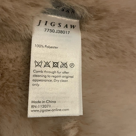 Jigsaw Cream Faux Fur Scarf Thick Plush Wrap - Picture 4 of 4